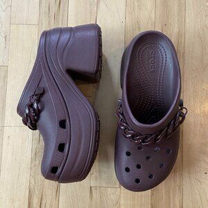 NWOT Croc Siren Burgundy/ Brown with chain